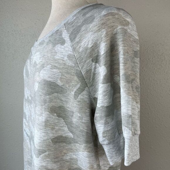 Jane & Delancey Gray Camo Top Size L EUC - Picture 4 of 7